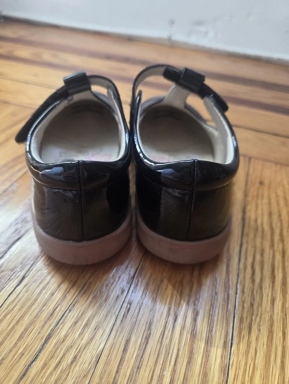 Livie & Luca AMICA T-Strap Mary Jane Heart Cutout Shoes- Size 7 Toddler Black